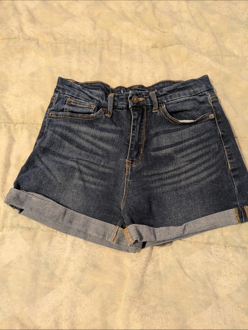 Junior's No Boundaries Dark Blue High-Rise Rolled Hem Jean Shorts Size 9